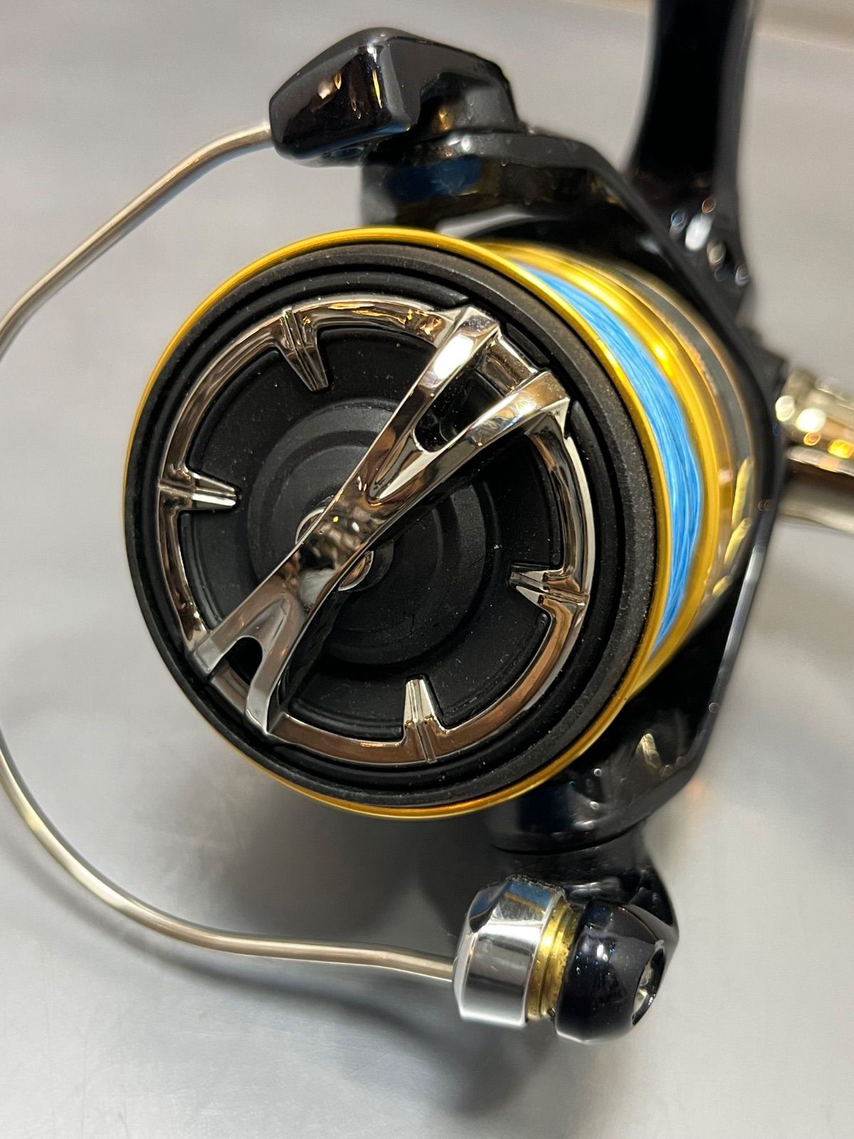 シマノのスピニングリール「16 ナスキー 2500HGS」です。﻿中古品 16
