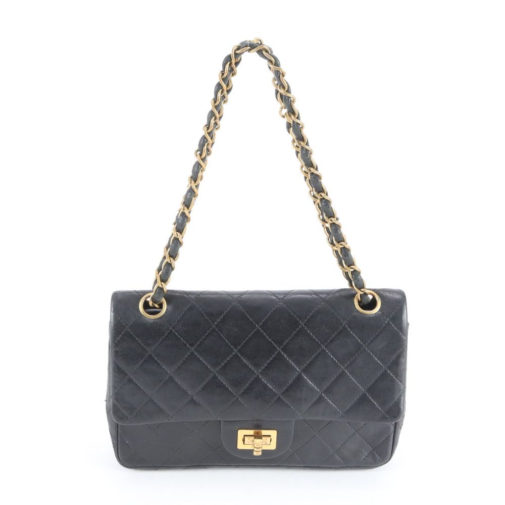美品 シャネル シリアルシール付 マトラッセ ラムスキン レザー 2.55