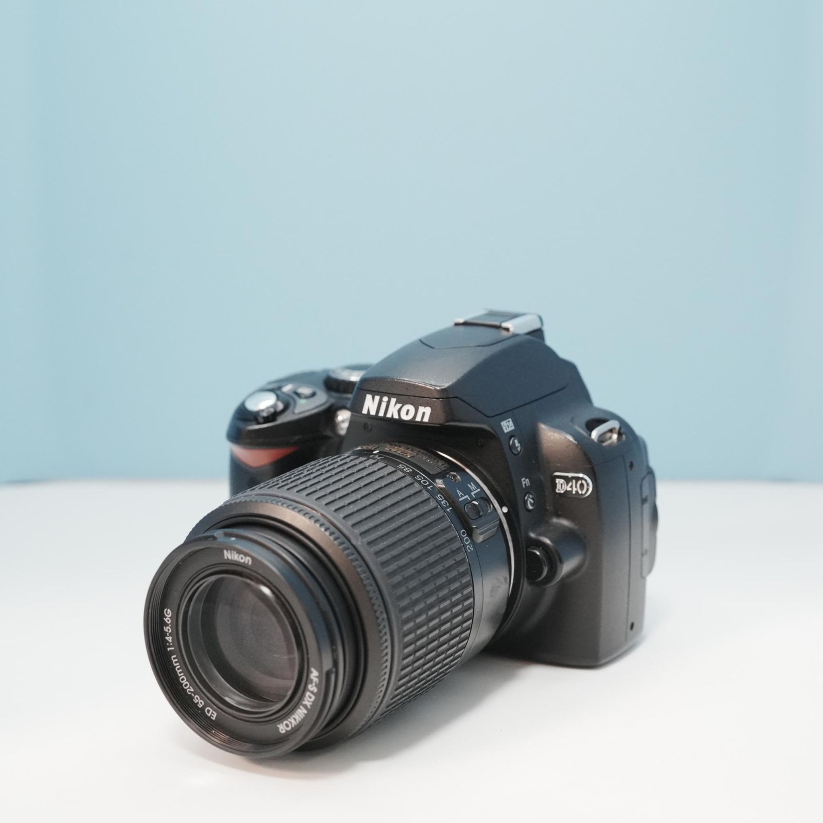 【美品】希少カラー一眼レフデビュー Nikon D40 スマホ転送 シンプル操作 Nikon D40 一眼レフ スマホ転送OK フルセット a6338 - メルカリ