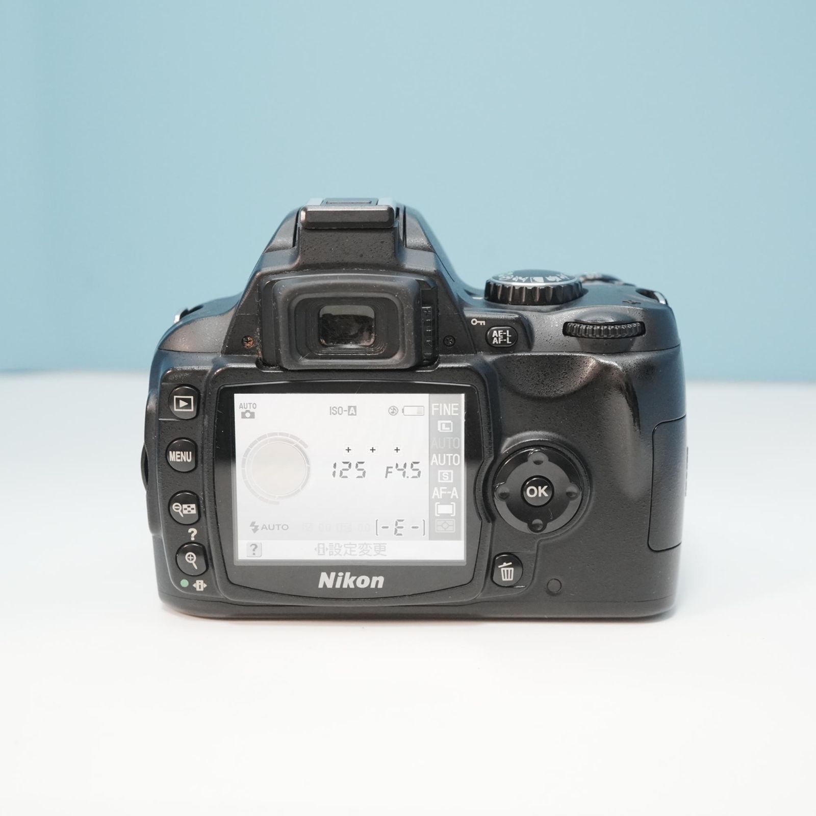 【美品】希少カラー一眼レフデビュー Nikon D40 スマホ転送 シンプル操作 ニコン（Nikon） デジタル一眼 Nikon D40 レンズキット 中古 スマホに