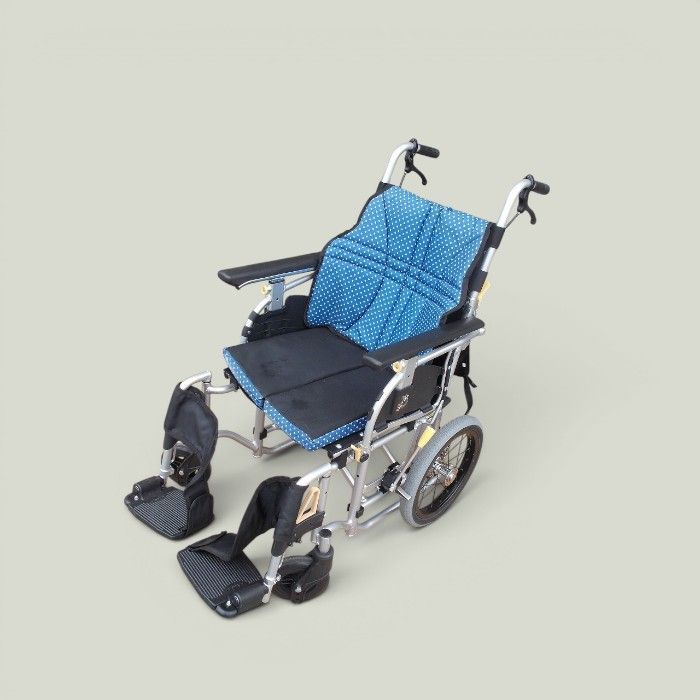 自操式車椅子。ほつれ有り 車いす 自走式車椅子 スチール製車いす(自走式・背折れタイプ) EX-11