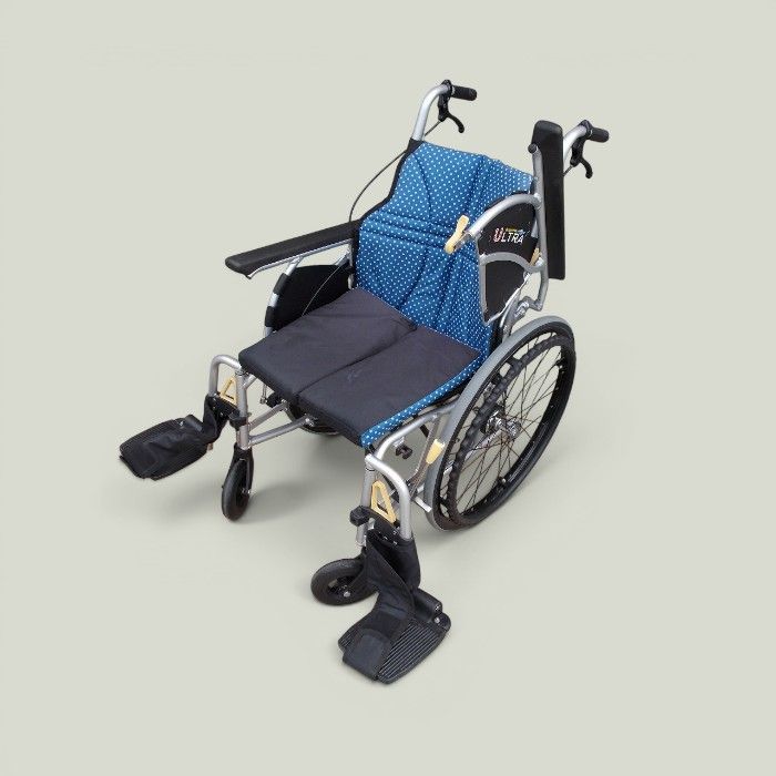 送料無料（一部地域を除く）　 レッグサポート代用品,座シート汚れ有　アルミ自走車いす　ウルトラ　NA-U2W 　ts-26-0424-10 送料無料（一部地域を除く） レッグサポート代用品,座シート汚れ有