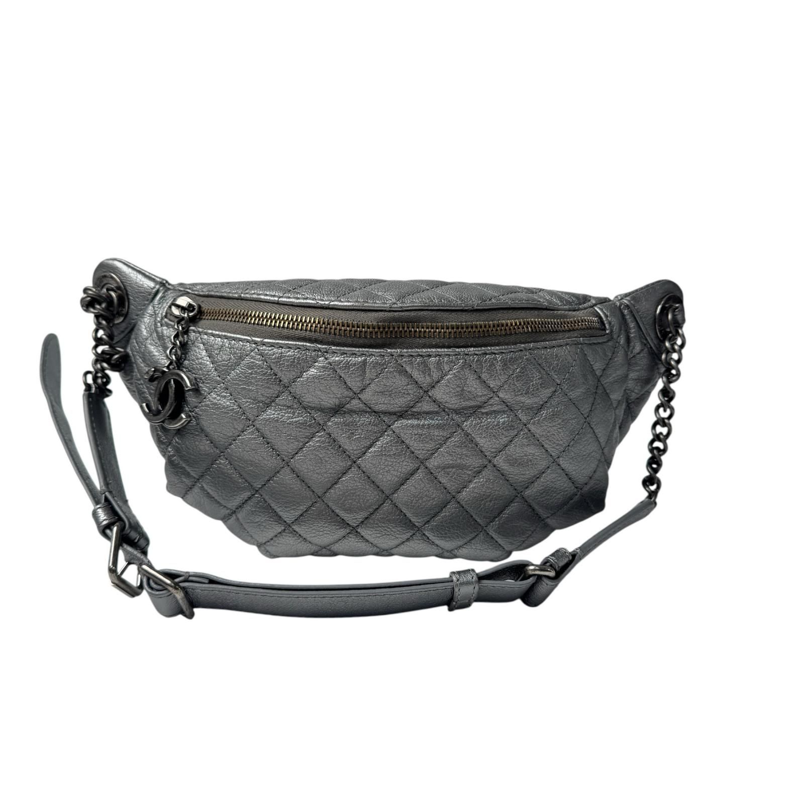 シャネル CHANEL ウエストバッグ ボディバッグ シルバー レザー 19番台 