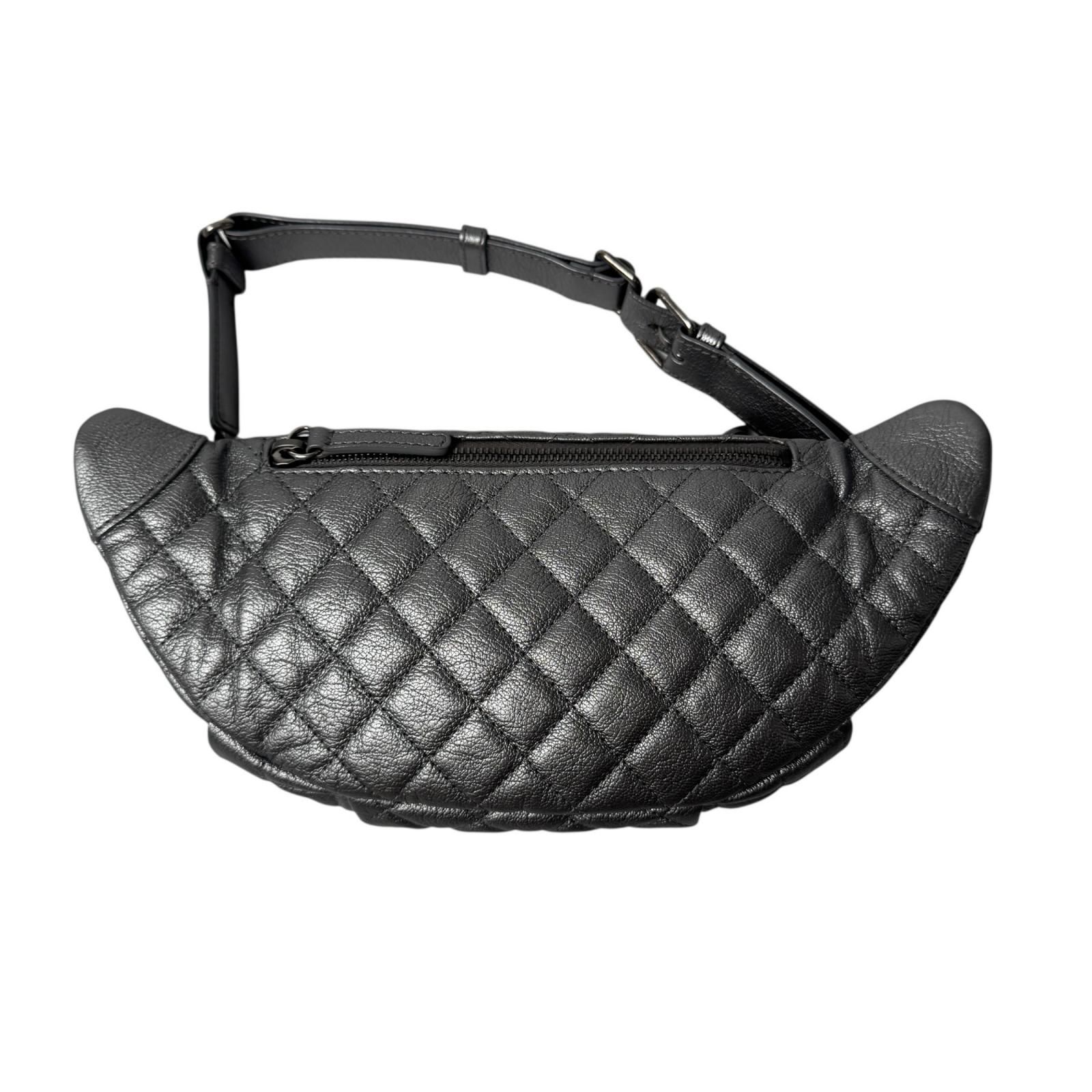 シャネル CHANEL ウエストバッグ ボディバッグ シルバー レザー 19番台 