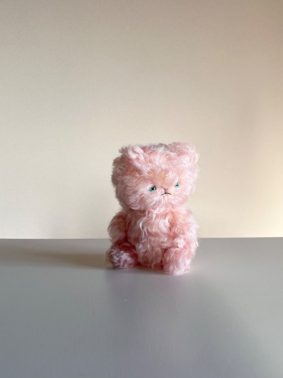 いちごドロップ色の子 ｝Cora ねこ 猫 ぬいぐるみ 作家 テディベア