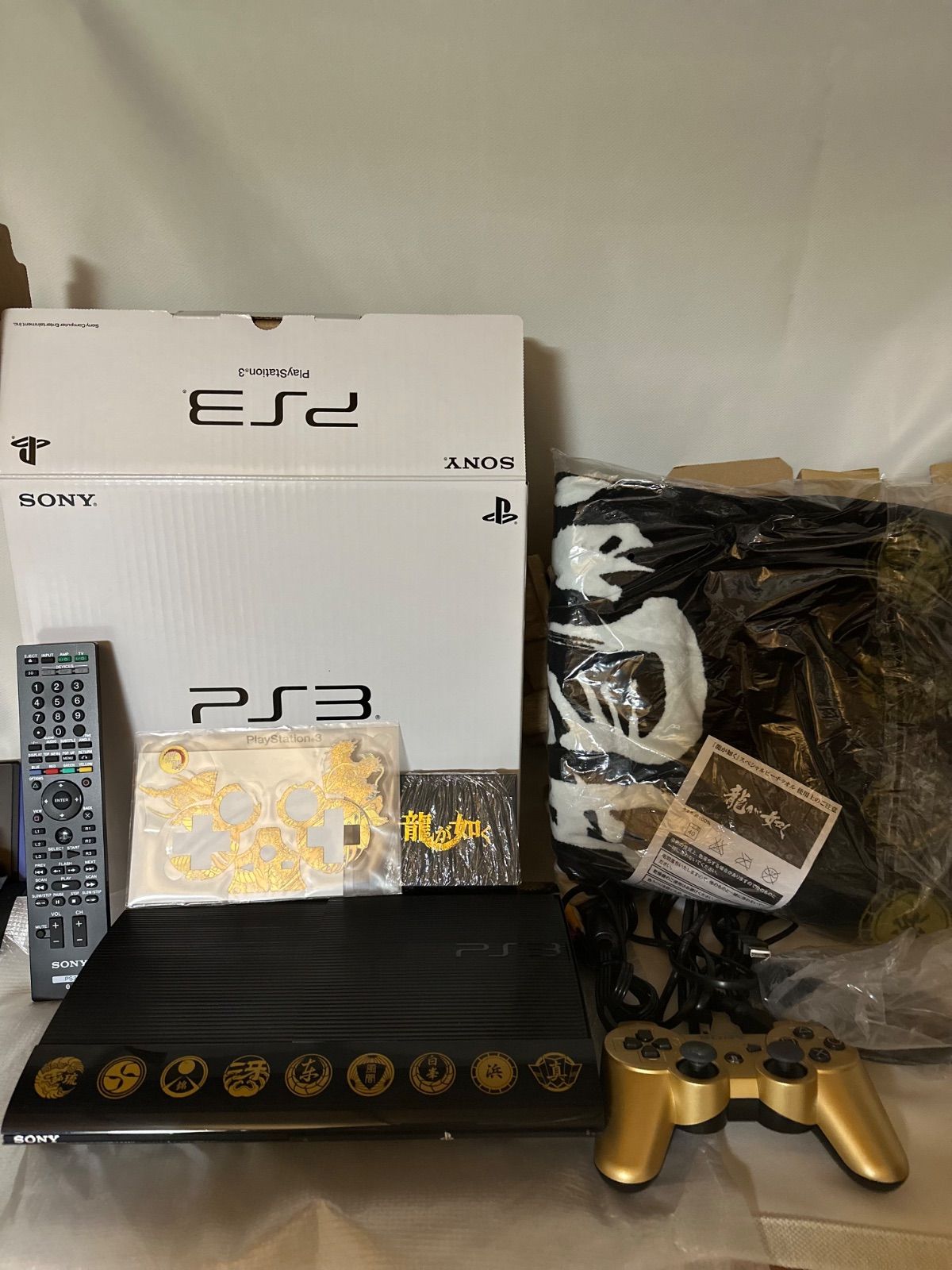 中古 PlayStation 3 250GB 龍が如く5 EMBLEM EDITION PS3 Yakuza5 