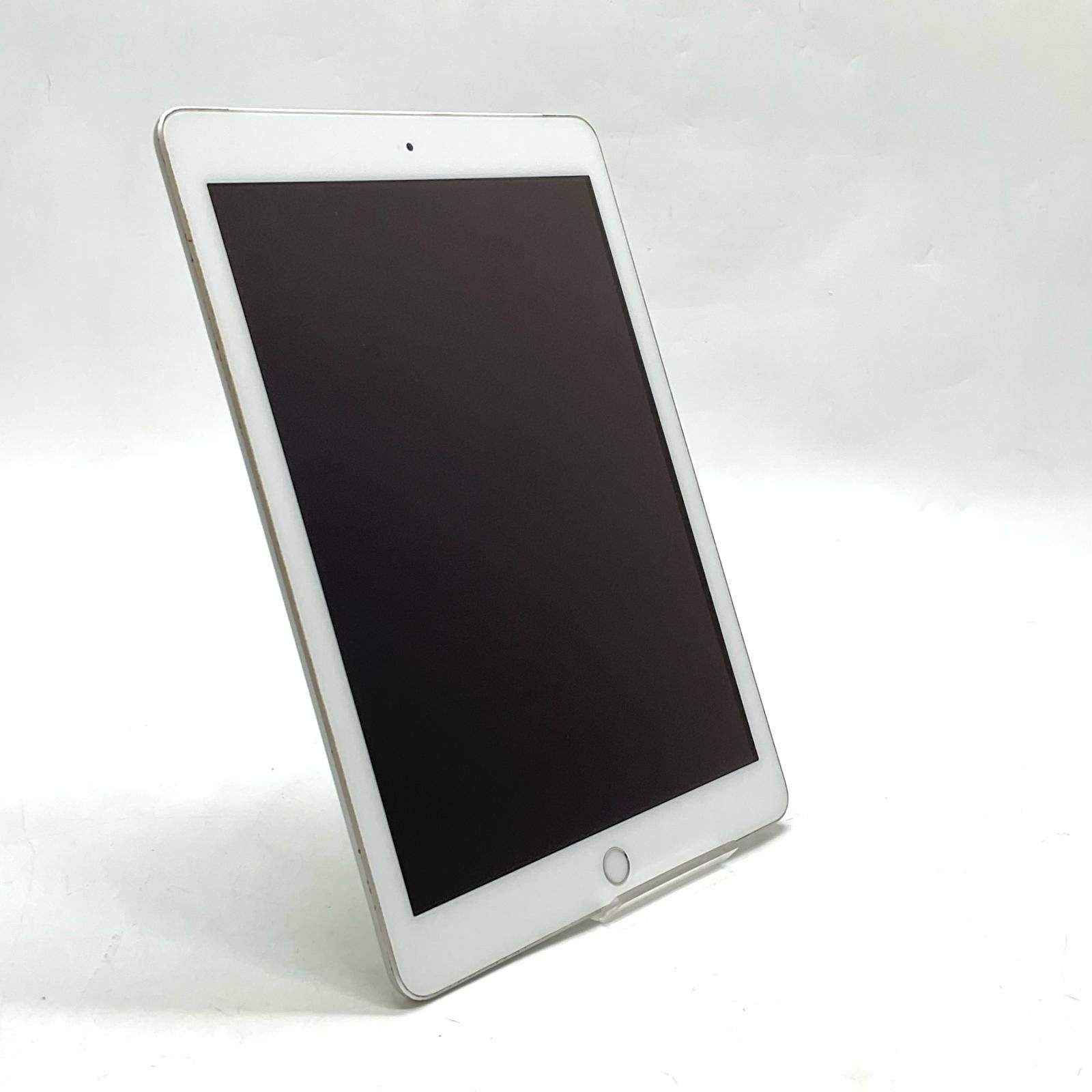 iPad 第6世代 9.7インチ 32GB シルバー docomo - メルカリ