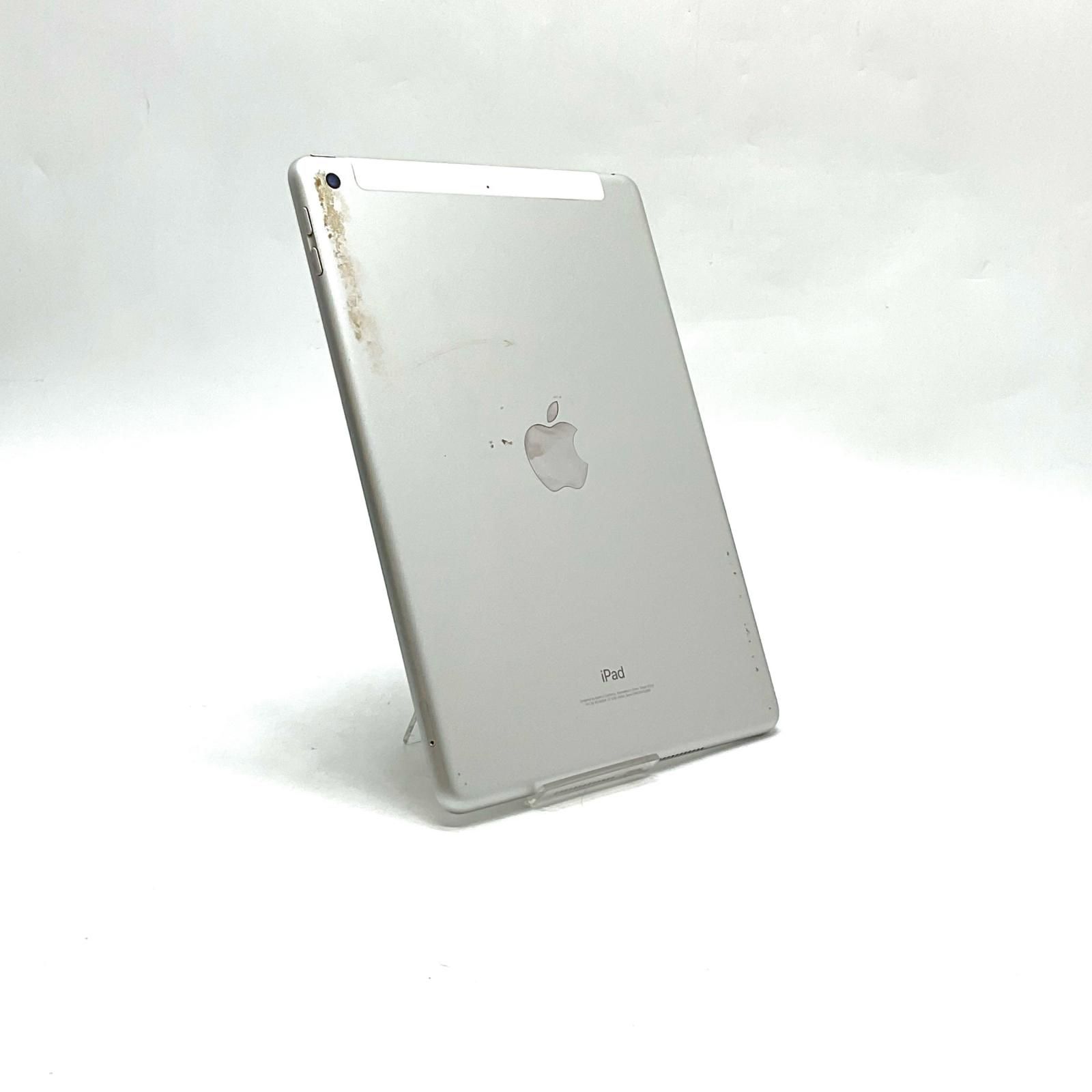 iPad 第6世代 9.7インチ 32GB シルバー docomo - メルカリ