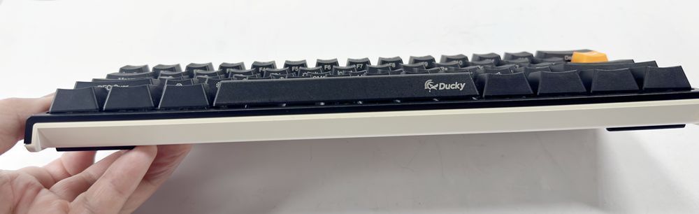 美品 Ducky One 2 Mini 茶軸 US配列 RGB - メルカリ