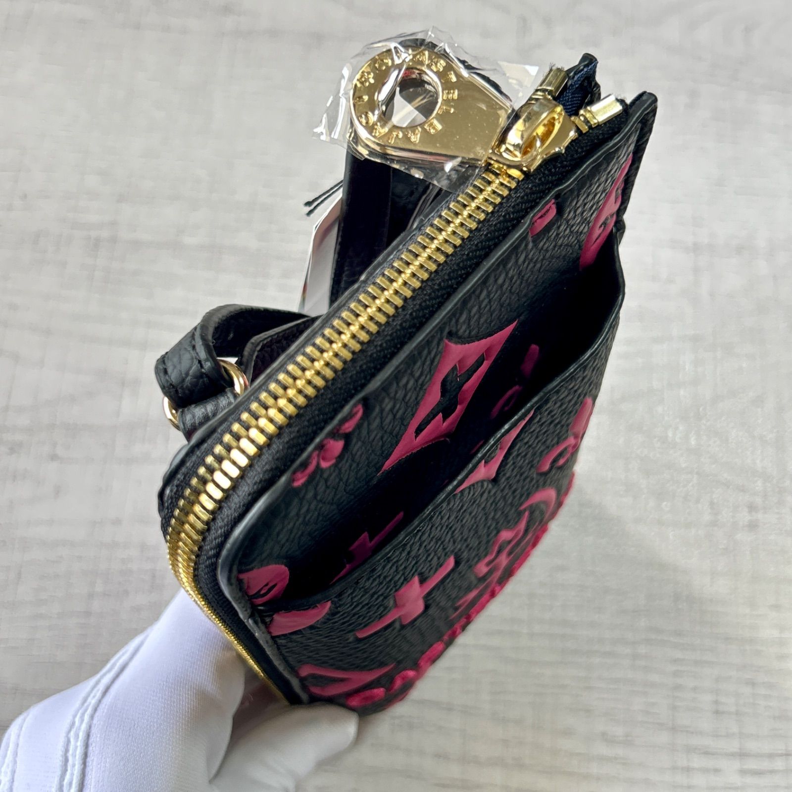 新品タグ付き】CASTELBAJAC カステルバジャック スマホショルダー 