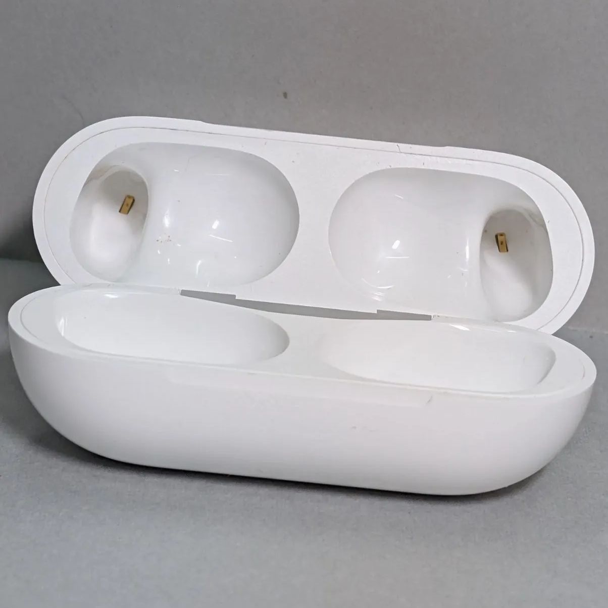 12》美品 Apple【 airpods pro2 第2世代 A2968 (USB-C) MagSafe充電 