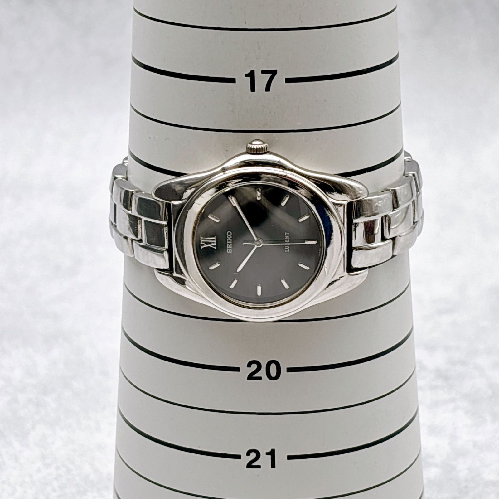 SEIKO LUCENT 7N21-0040 クォーツ 腕時計 ローマン文字盤 稼働品 263 