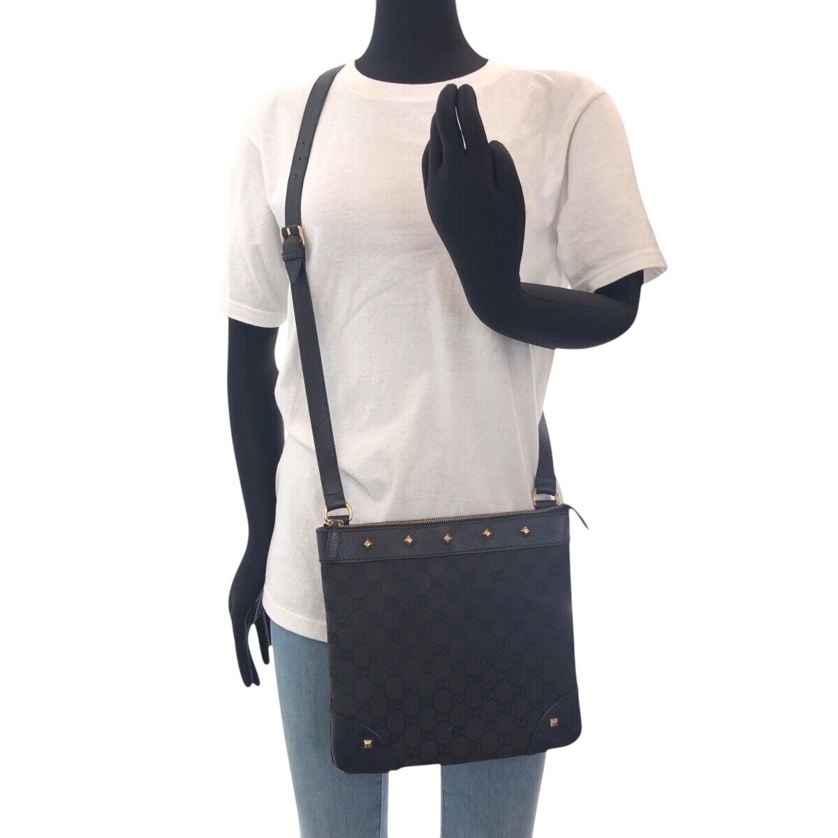 GUCCI グッチ スタッズ ブラック 黒 ゴールド金具 GGキャンバス /レザー 120893 ショルダーバッグ ポシェット レディース 602346 【中古】 GUCCI グッチ スタッズ ブラック 黒 ゴールド金具 GGキャンバス/レザー