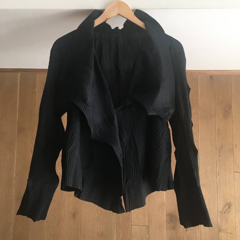 ISSEYMIYAKE(イッセイミヤケ) ジャケット サイズ2 M レディース美品