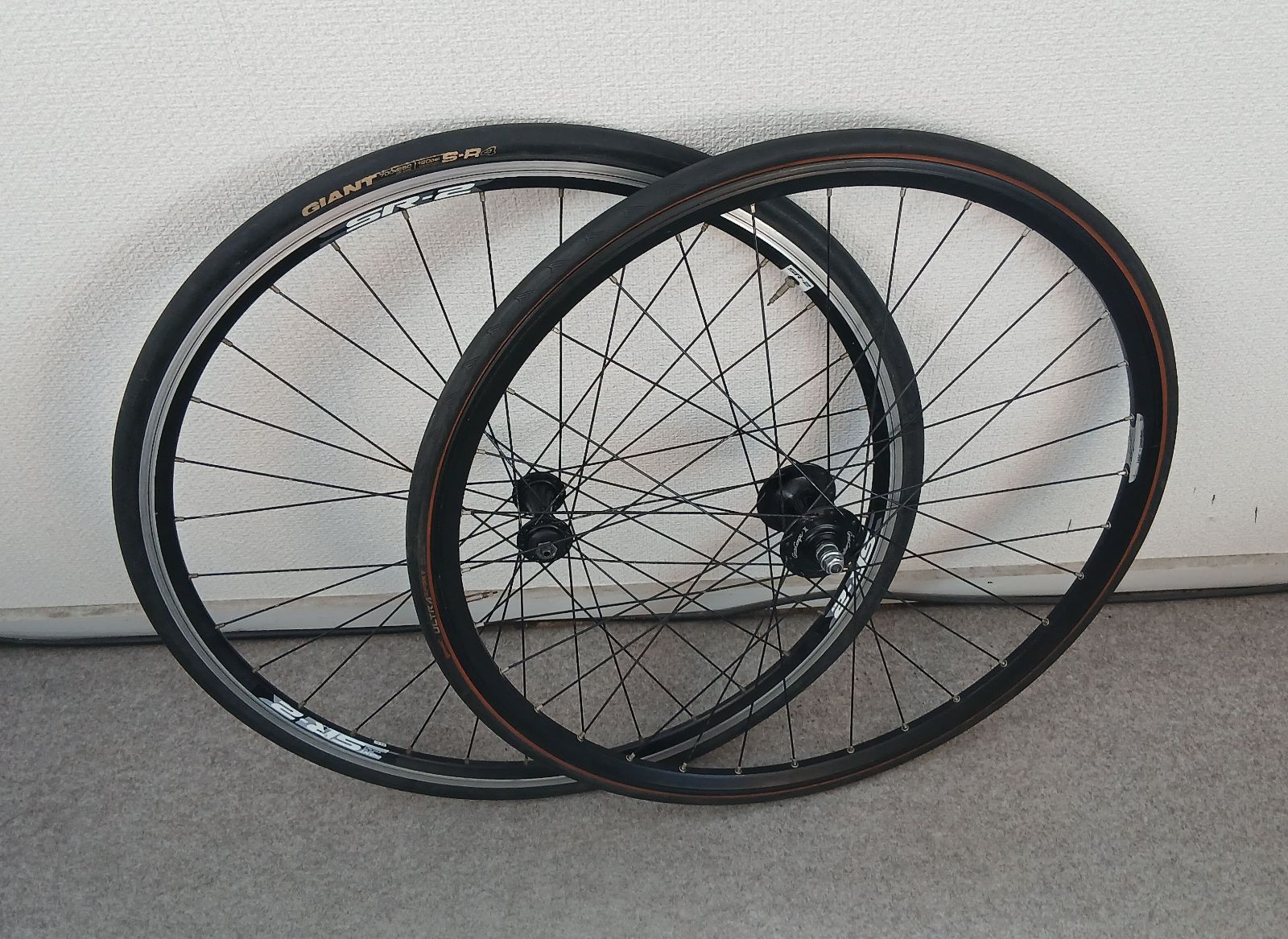 自転車　タイヤ付きホイール（フロント）　別々のもの　2組セット（中古）