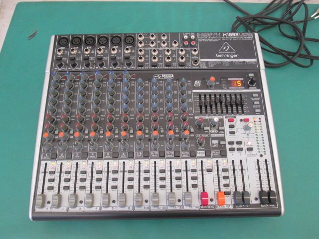 BEHRINGER XENYX X1832USB アナログミキサー 音出し確認済 高音質】【おすすめ】BEHRINGER/XENYX X1832USB アナログミキサー