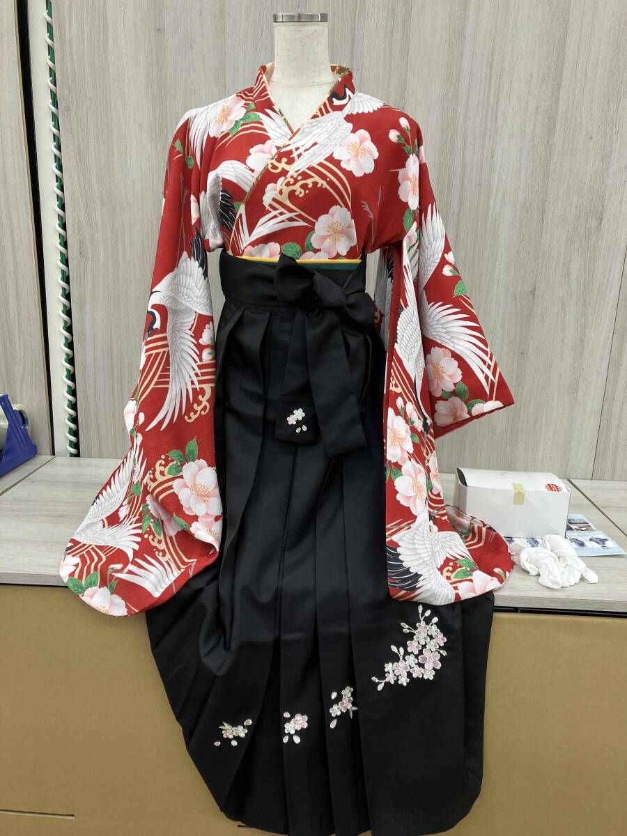 CatherineCottage 七五三衣装(女の子)150サイズ 袴4点セット 鶴・花柄(赤) 帯緑 リボン黒