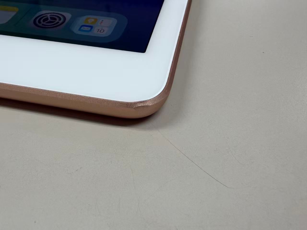 液晶美品 電池86% apple iPad (第7世代) 128GB ゴールド WiFiモデル