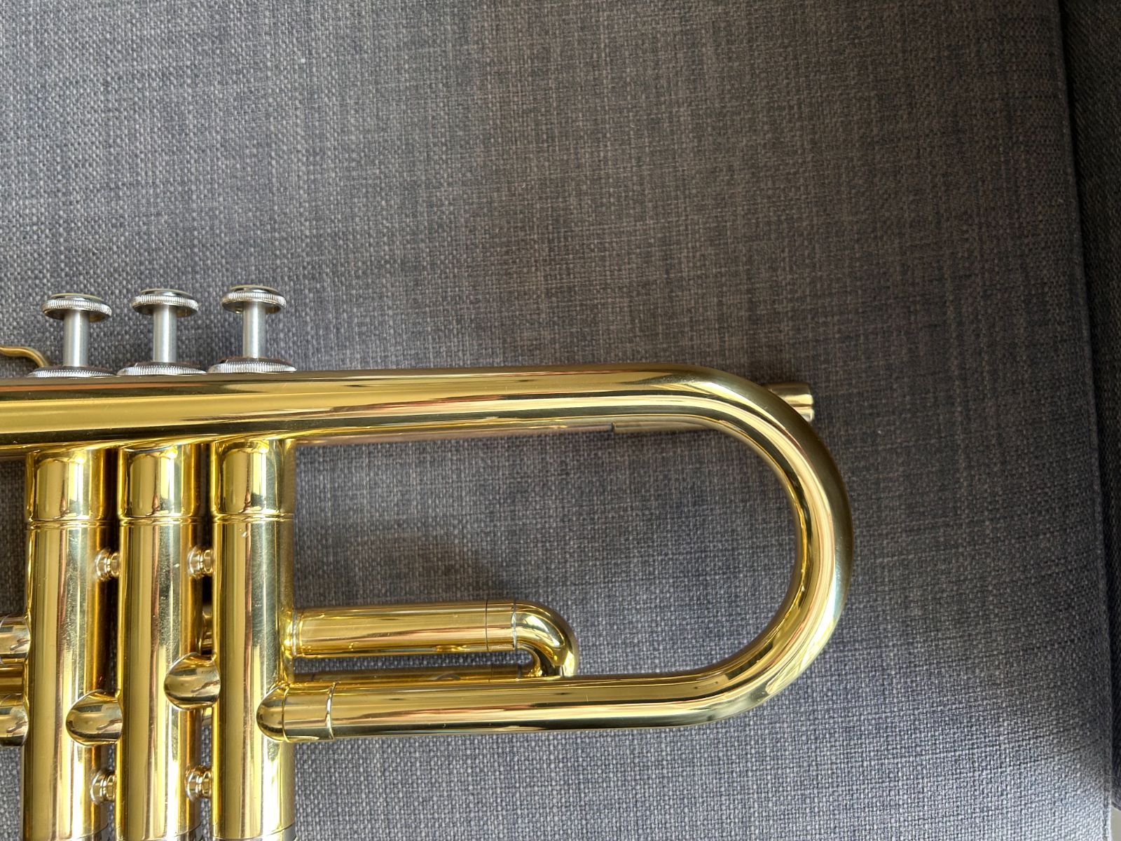 YAMAHA トランペット YTR-2321(入門モデル)付属品あり - メルカリ YAMAHA トランペット YTR-2321(入門モデル)付属品あり - メルカリ