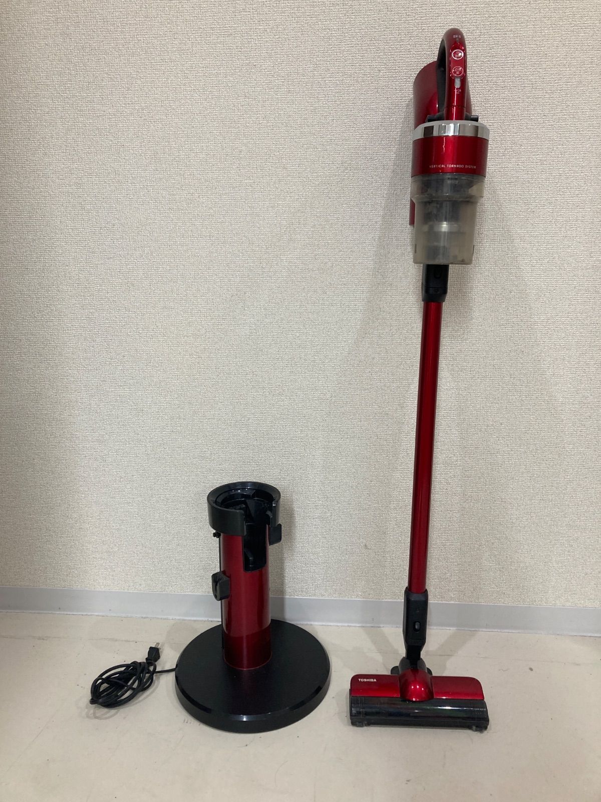 0【ジャンク品】TOSHIBA 東芝 サイクロン式コードレスクリーナー 掃除