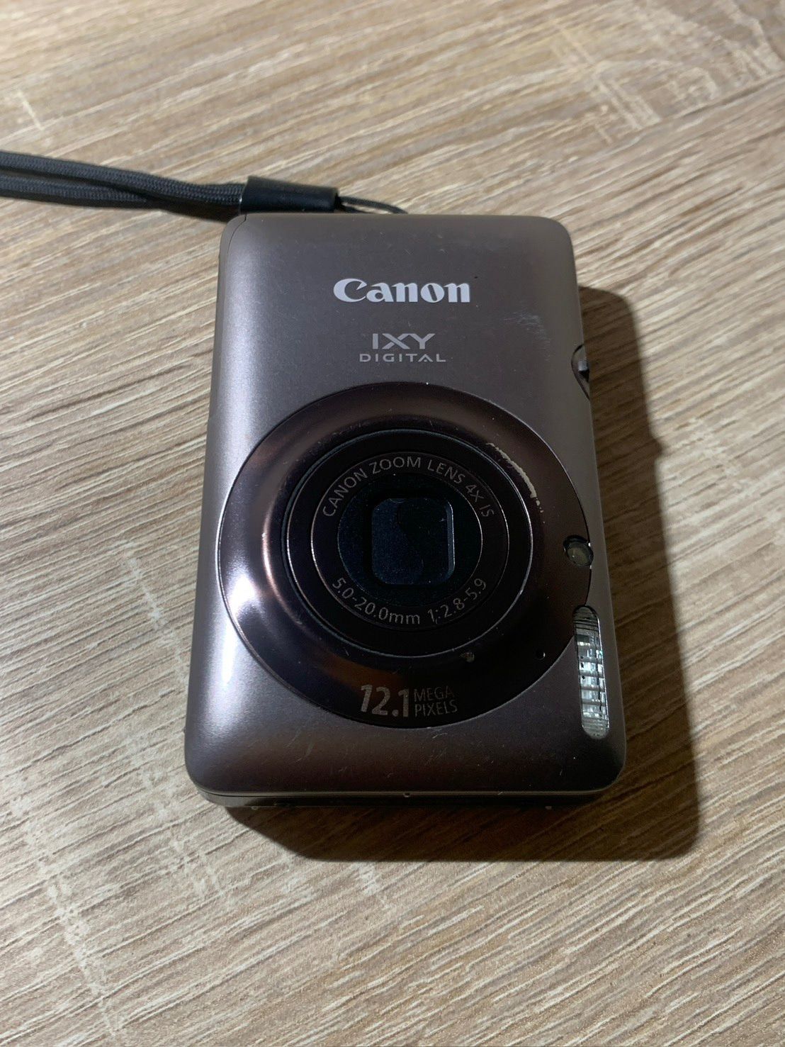 0136 Canon IXY DIGITAL 220 IS シルバー デジカメ ジャンク品【コ