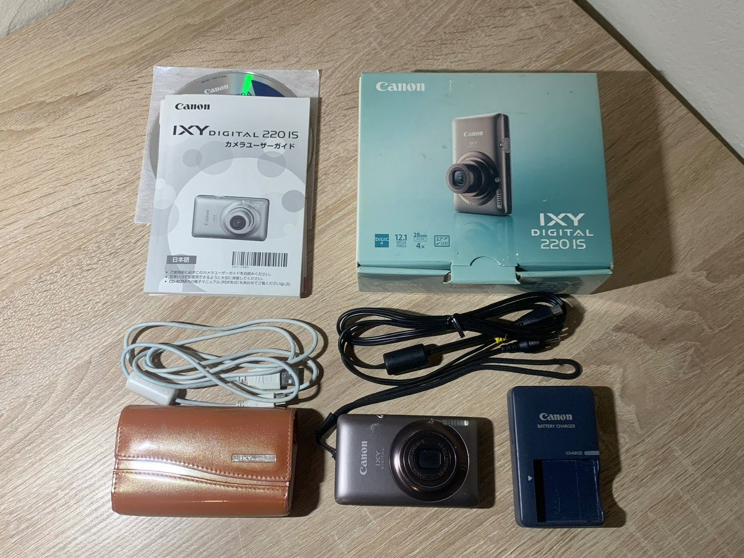 キャノン Canon IXY DIGITAL 220IS 【ジャンク品】 0136 Canon IXY DIGITAL 220 IS シルバー デジカメ ジャンク品【コ