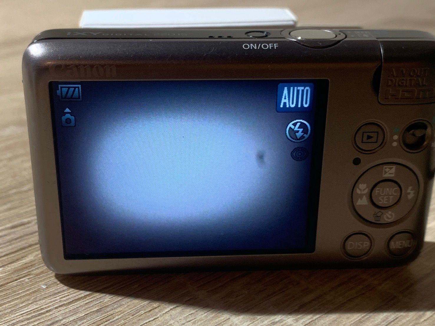 ジャンク　デジカメ　Canon IXY Digital 0136 Canon IXY DIGITAL 220 IS シルバー デジカメ ジャンク品【コ