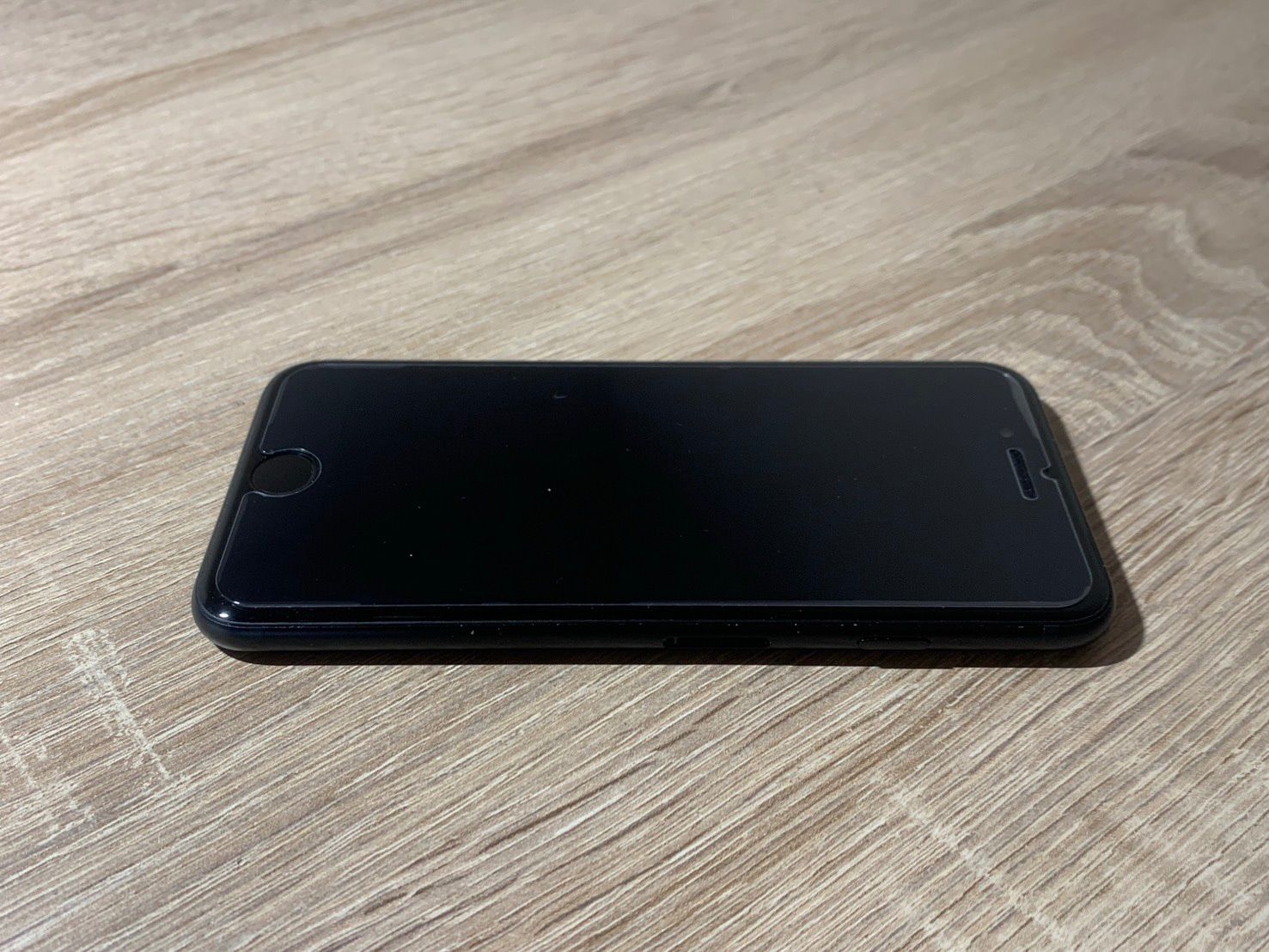 iPhone SE 64GB ブラック ジャンク品 - メルカリ
