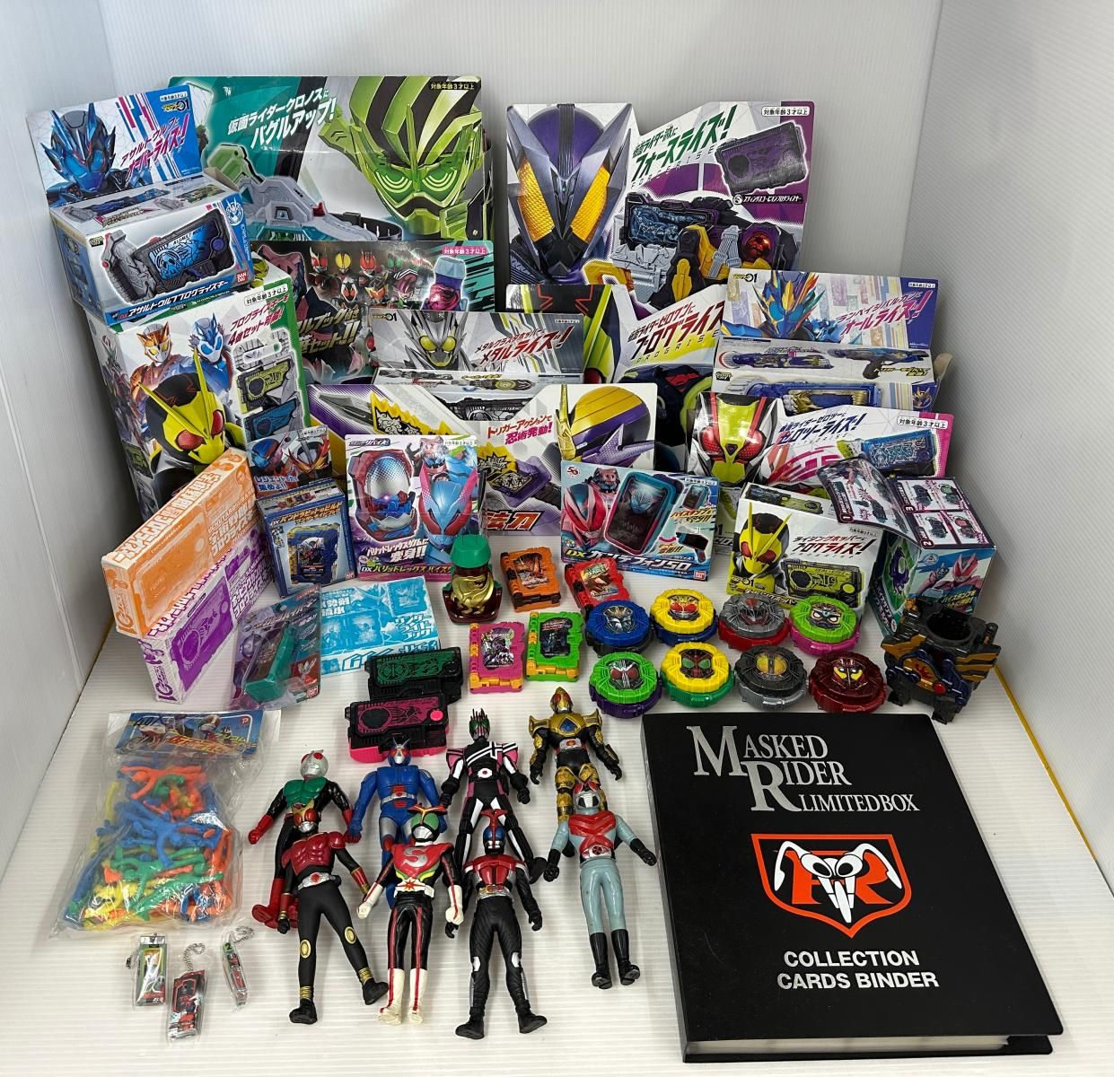 中古まとめ品】仮面ライダー 変身アイテム 大量まとめ DXまとめ 一部 
