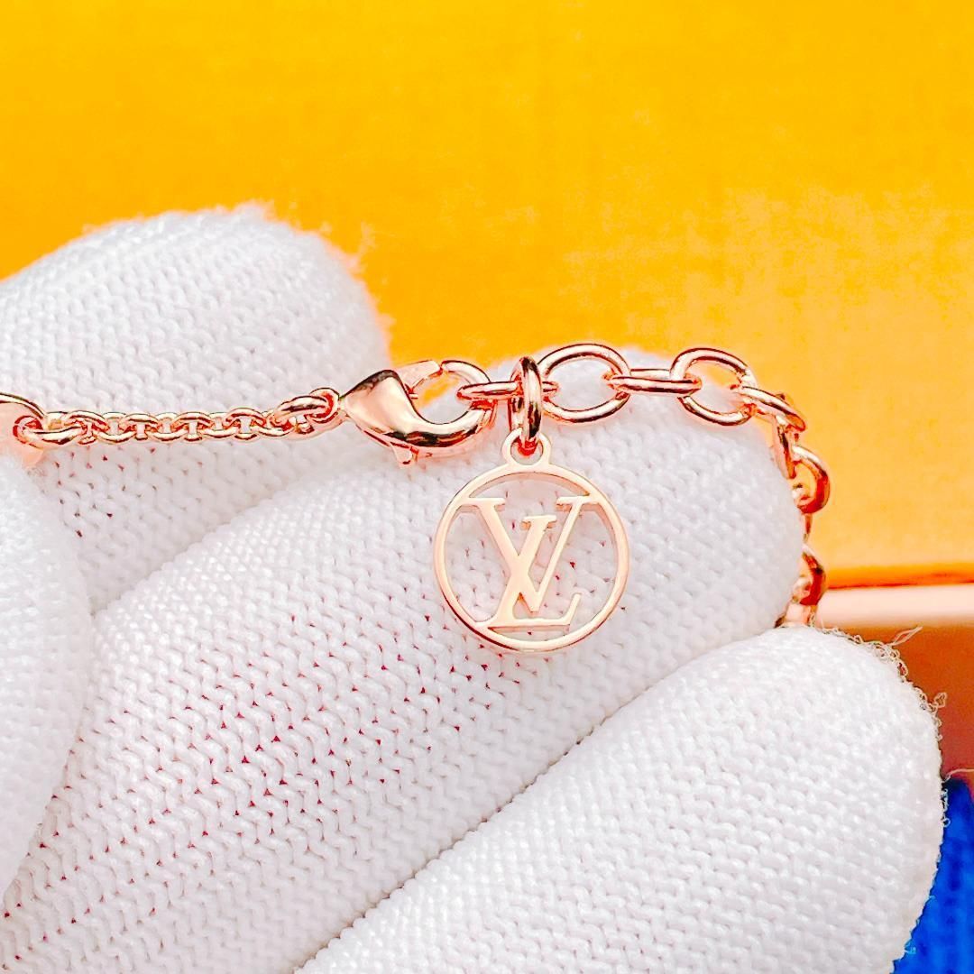 ◇ルイヴィトン◇新品仕上済 LOUIS VUITTON M80137 エセンシャルV