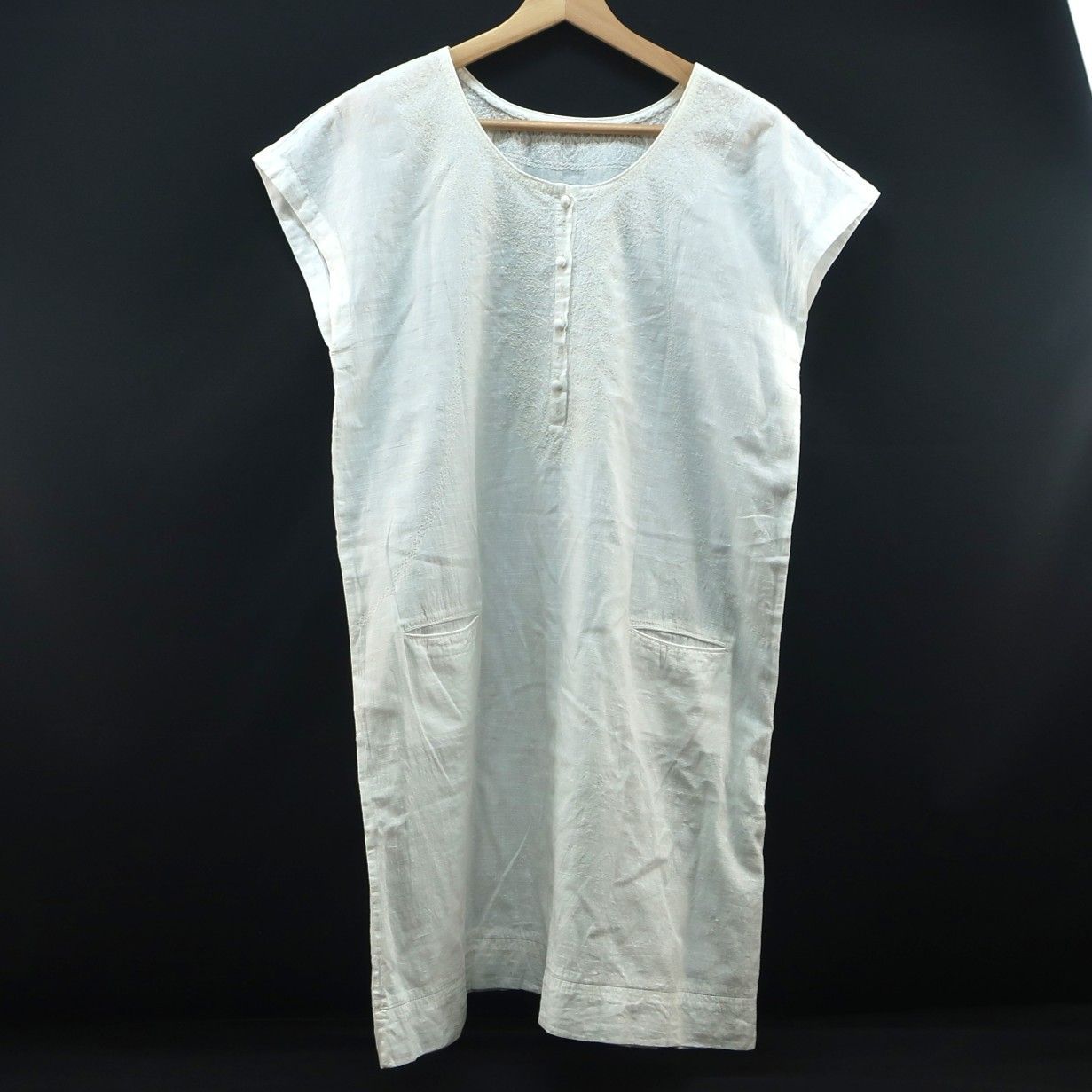 【美品】 ISSEY MIYAKE HaaT ノースリーブワンピース 刺繍　2 K0425001）Haat ハート イッセイミヤケ ノースリーブワンピース 刺繍