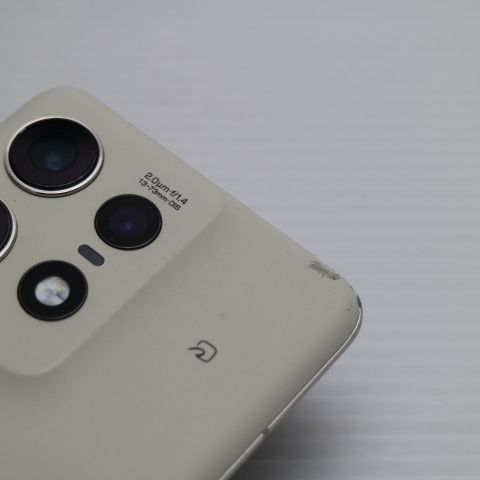 美品 SIMフリー motorola edge 50s pro バニラクリーム スマホ