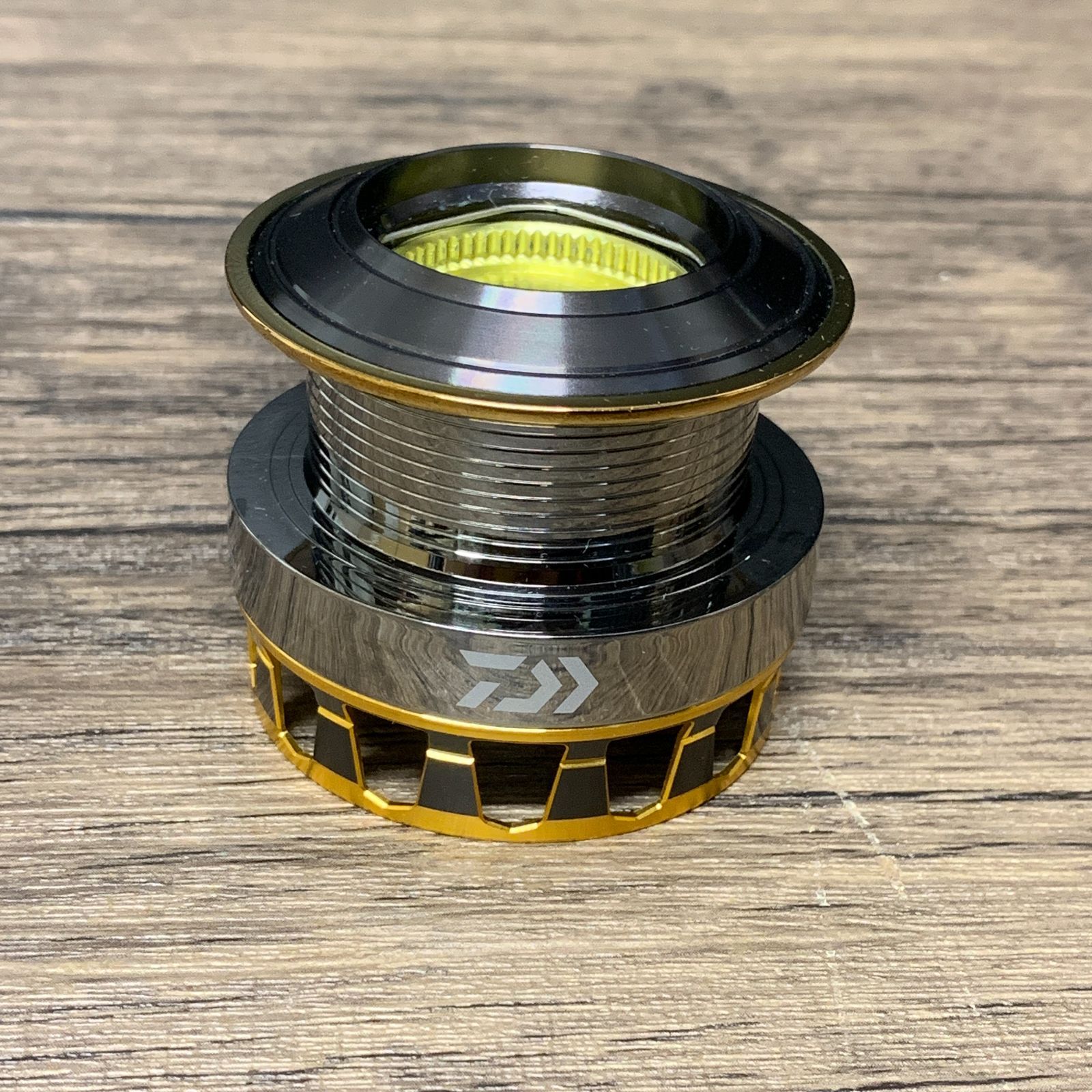 RCSエアスプール23012ゴールド むつ73-0425②] ダイワ RCS 3012 エアスプールⅡ ゴールド - メルカリ