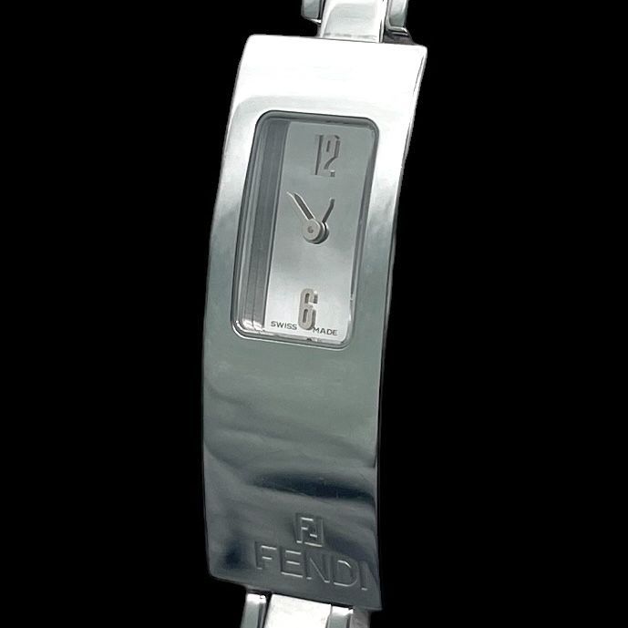 新品電池稼働品 FENDI フェンディ 3300L スクエアフェイス ロゴ刻印