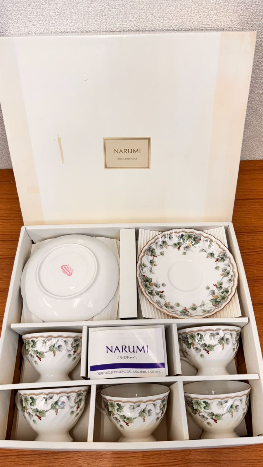 ナルミ　ティーカップセット　5客　未使用品 未使用 NARUMI ナルミチャイナ ティーカップ＆ソーサ5客セット 金彩
