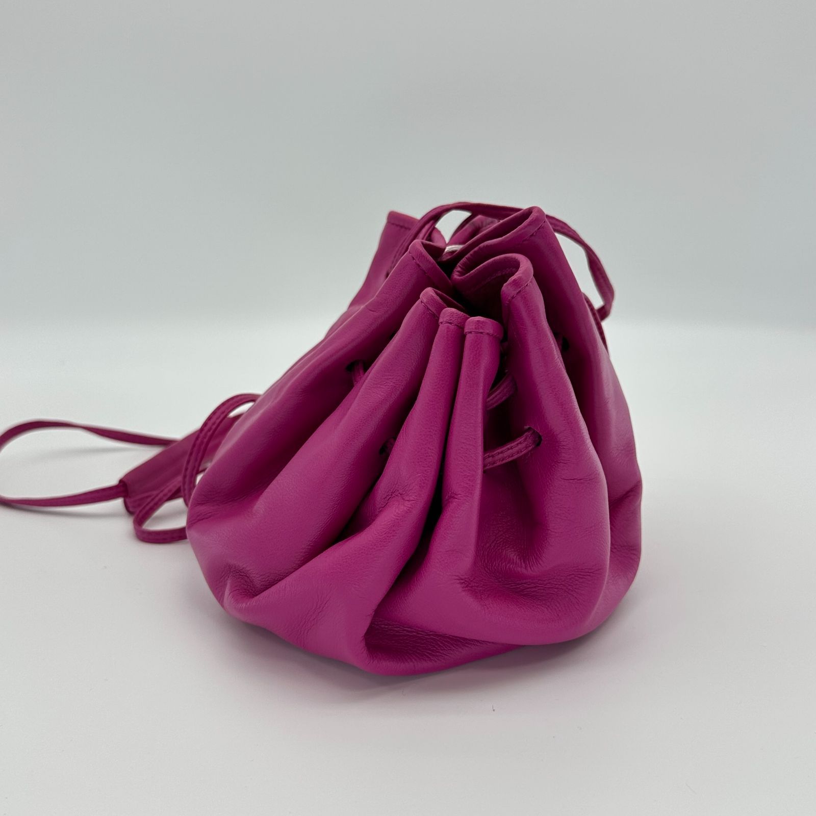 美品】ロエベ LOEWE アナグラム 巾着 ショルダーバッグ 斜め掛け 