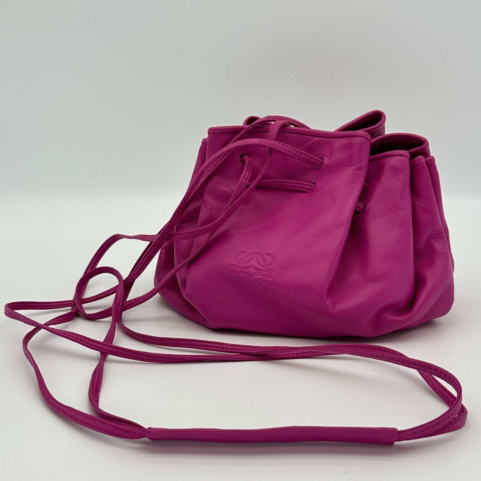 美品】ロエベ LOEWE アナグラム 巾着 ショルダーバッグ 斜め掛け 