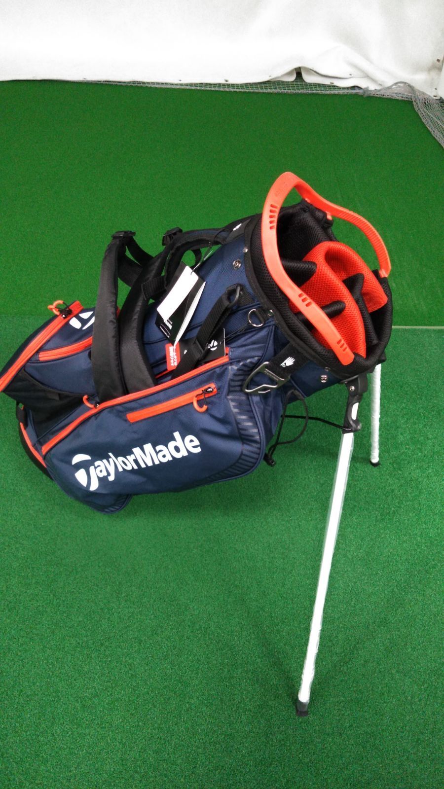 新品未使用TaylorMade スタンドバッグ ネイビー/レッド　ネームタグ付 スーパーセール 新品未使用TaylorMade スタンドバッグ スタンドバッグ