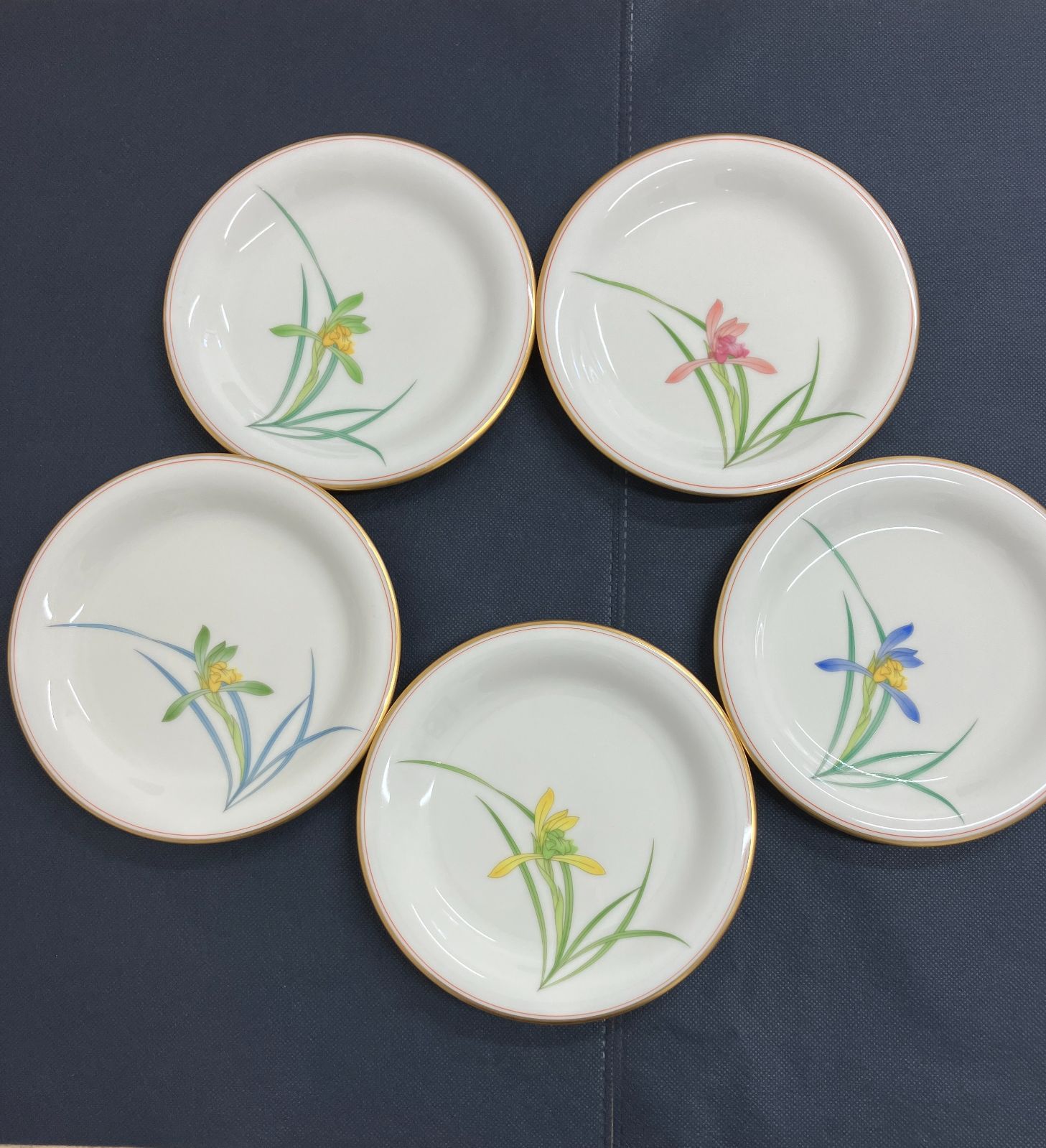 だ*ぱ様 香蘭社 染錦古代鍋島模様 銘々皿 五客 だ*ぱ様 香蘭社 染錦古代鍋島模様 銘々皿 五客 【公式通販】