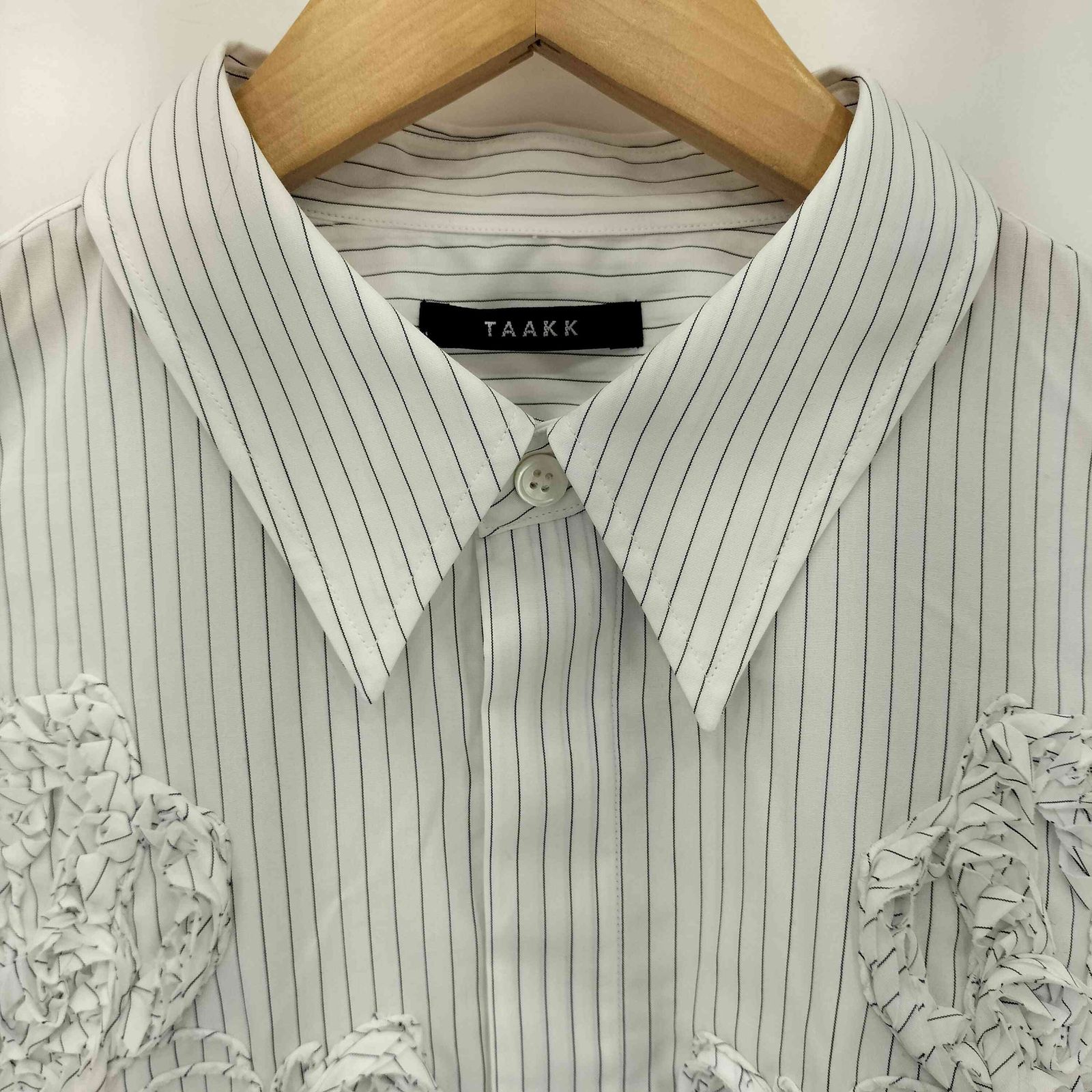 ターク TAAKK FLOWER EMBROIDERY REGULAR SHIRT ストライプ柄 フロント 