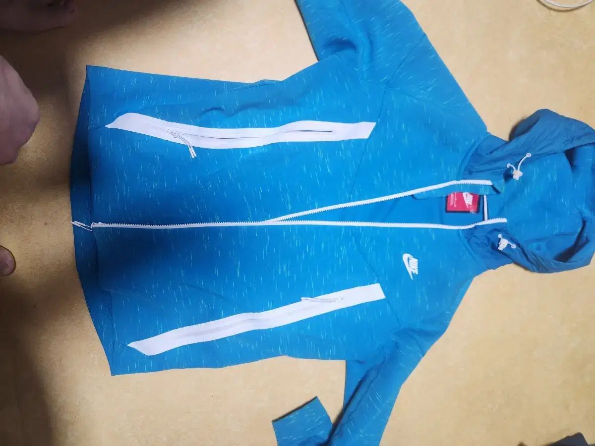 ナイキ テックフリース ジップアップ-お買い物ガイド