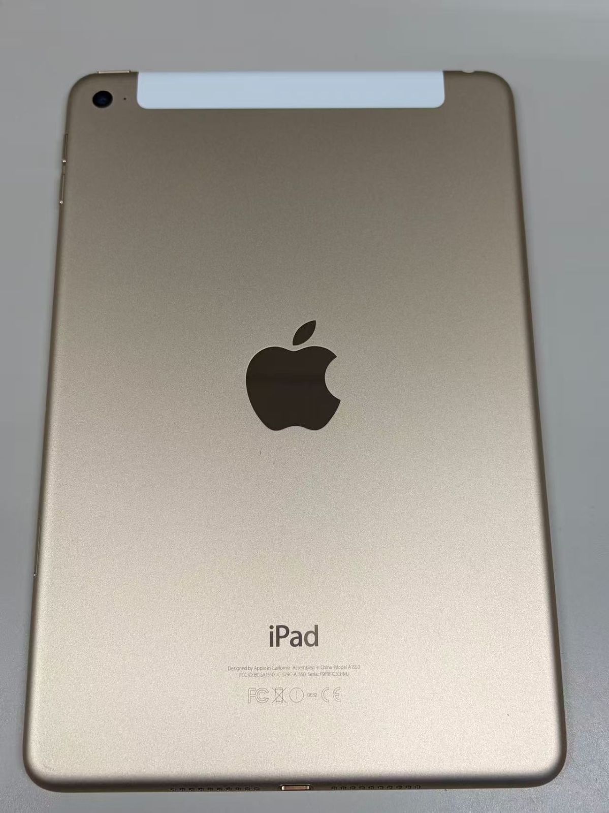 極美品 電池79% SIMフリーiPad mini (第4世代) 16GB ゴールド