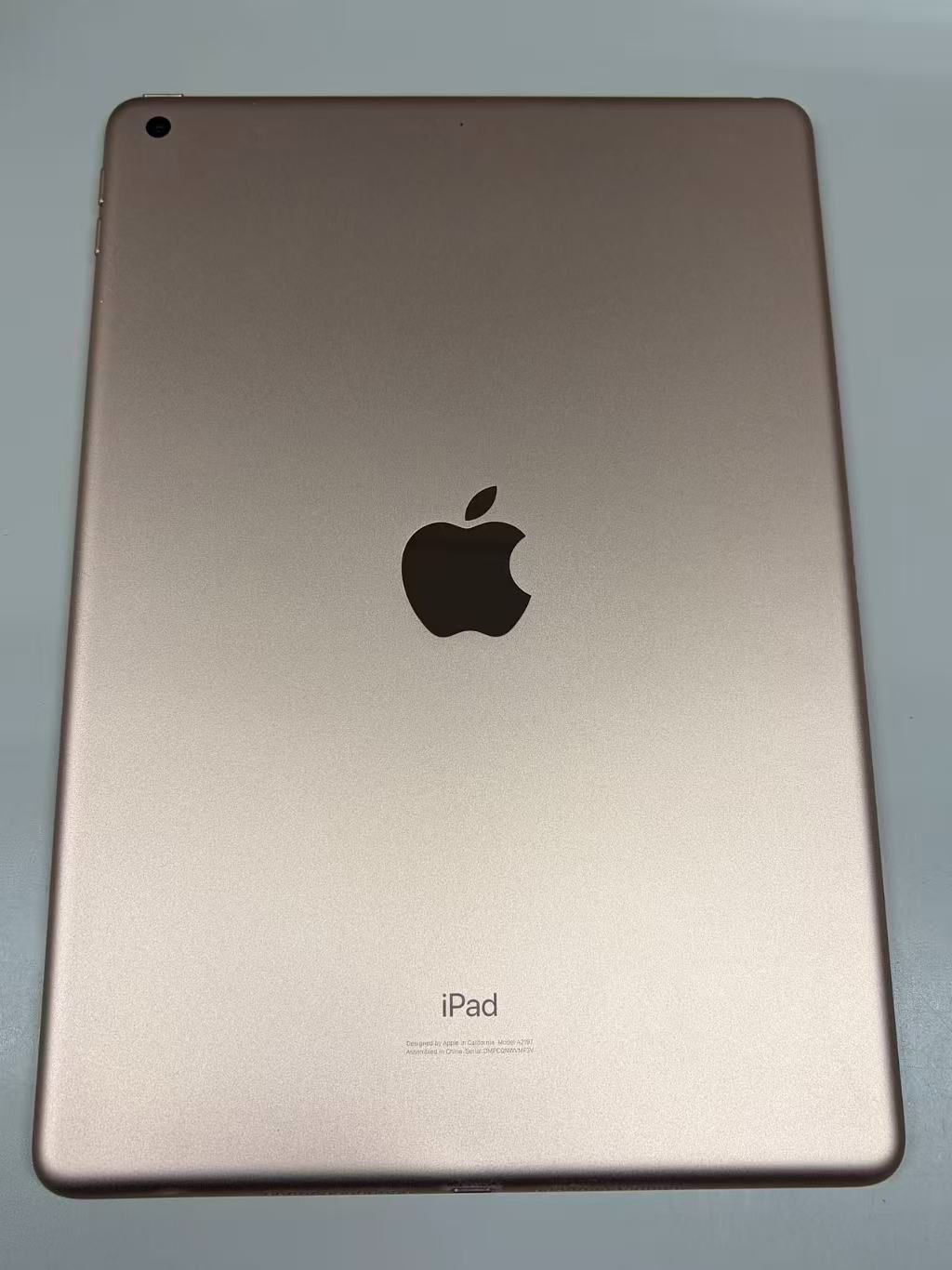 iPad (第7世代) 128GB ゴール 訳アリ - メルカリ