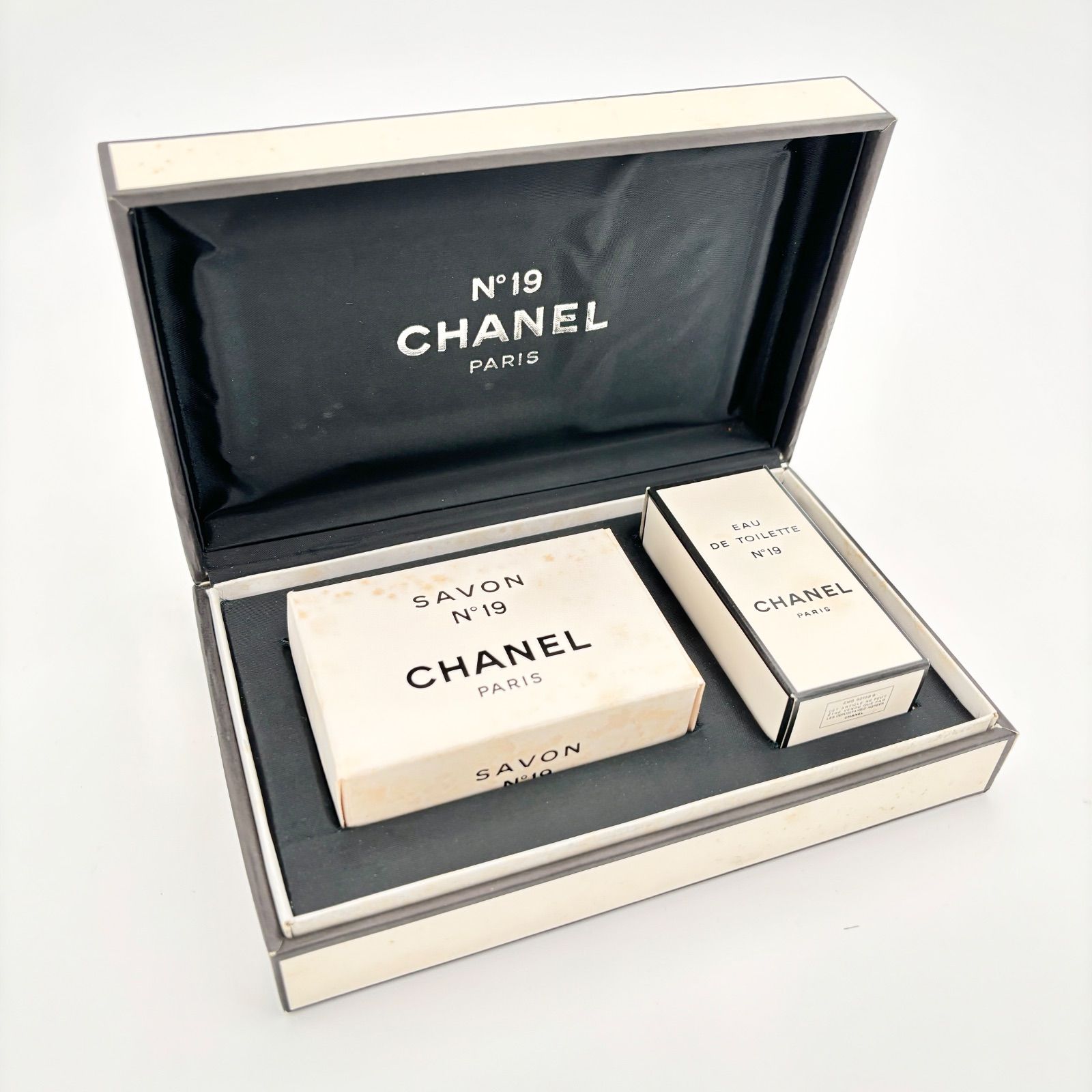 未開封品】CHANEL N°5 Gift Set / SAVON & Eau de Toilette - メルカリ