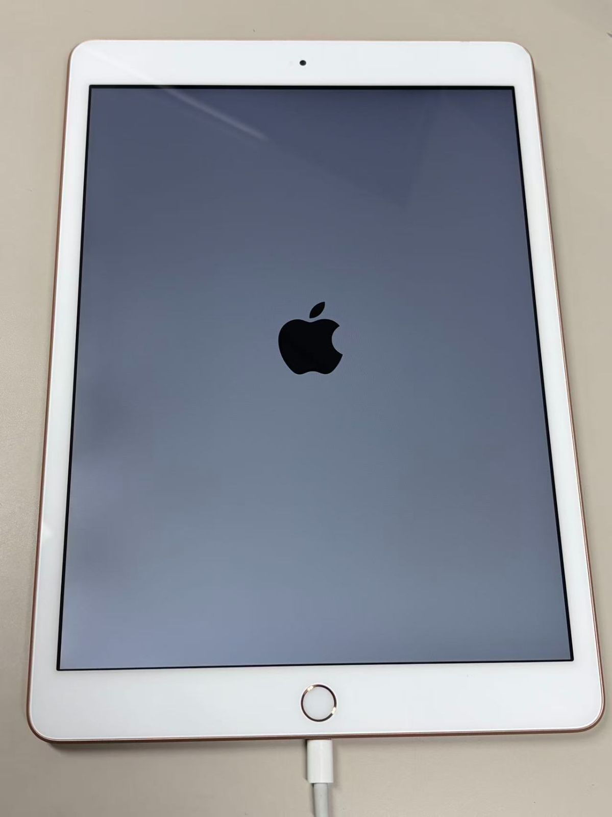 iPad 第7世代 128GB ゴールド 箱あり ジャンク品 ジャンク iPad 第7世代 128GB Wi-Fiモデル ゴールド - メルカリ