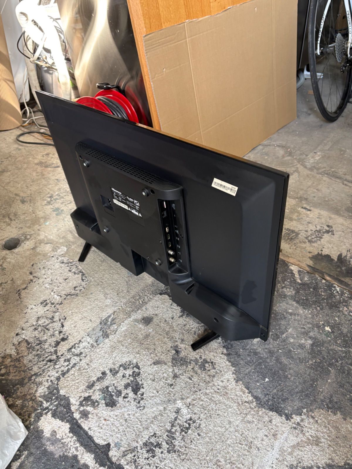 32インチ液晶テレビ2017年　ハイセンス　jq10773 ビックカメラ、「見たいがみつかる」テレビ。ハイセンス製で37,800円