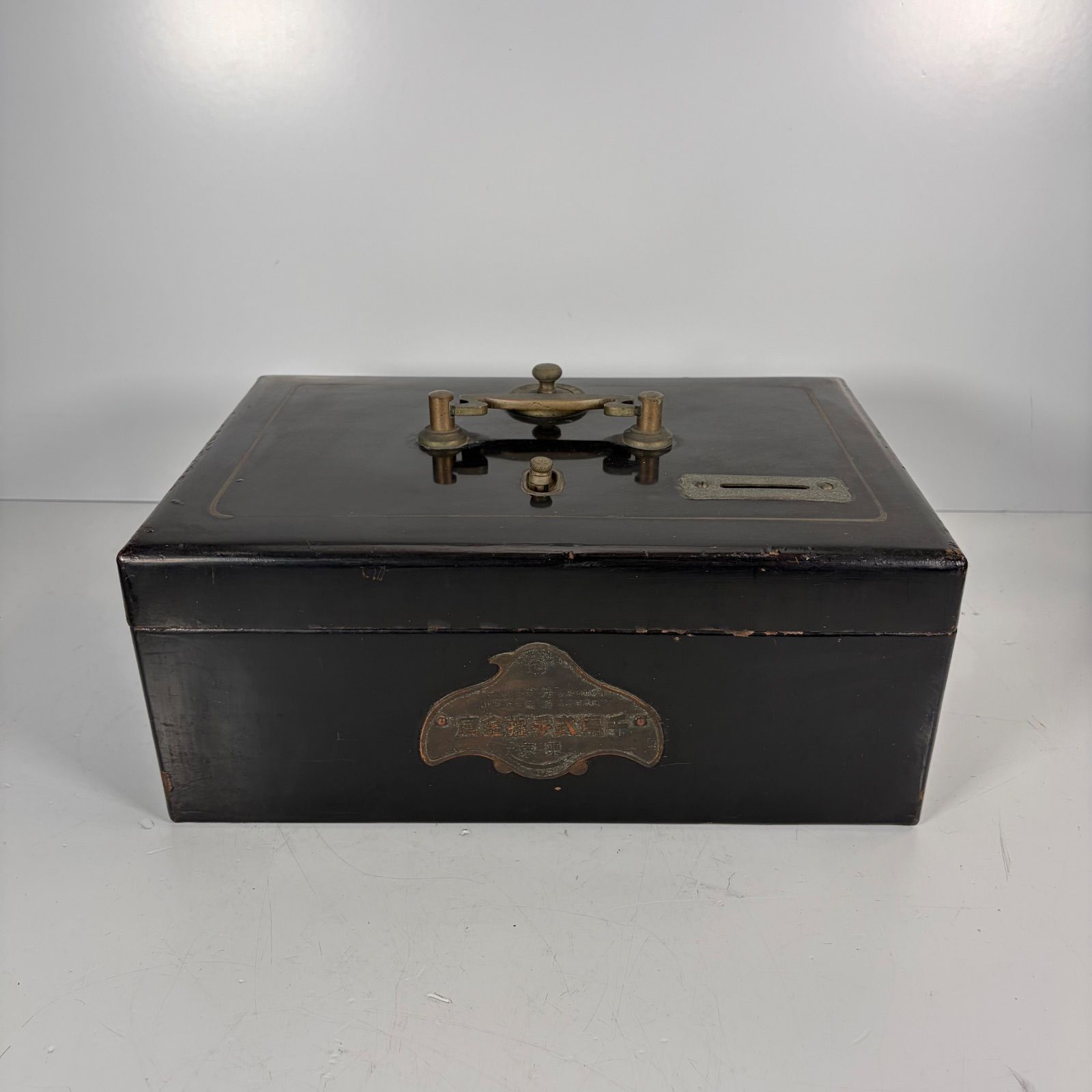 Pre-war period, Chidori style hand bank, Tokyo handbag safe with iron key (or no), antique period furniture, Showa retro, antiques, industrial tools, vintage
