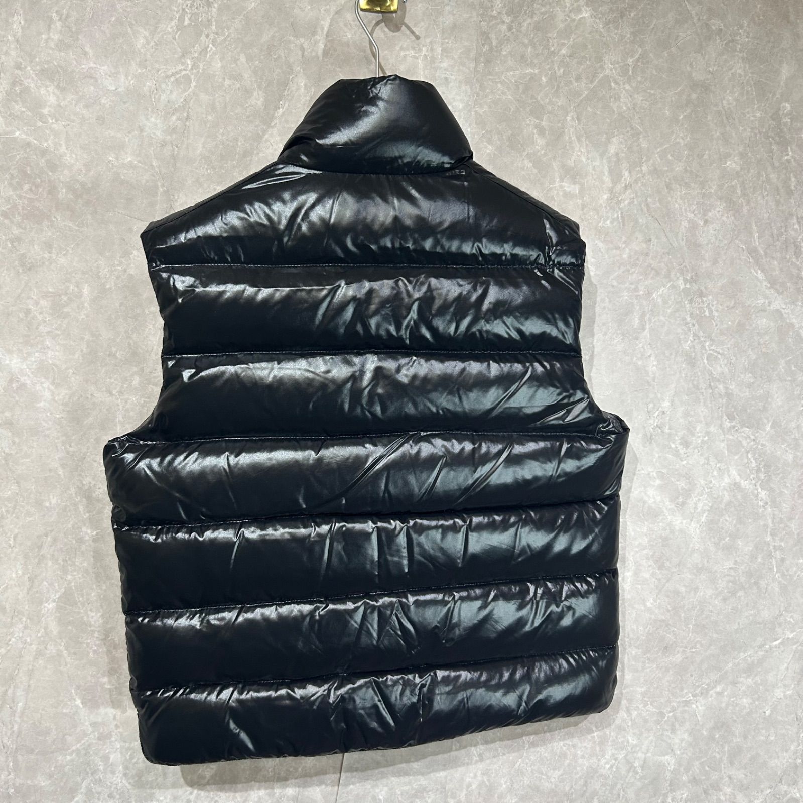 美品】 MONCLER モンクレール ダウンベスト ブラックTIBジレ2 - メルカリ