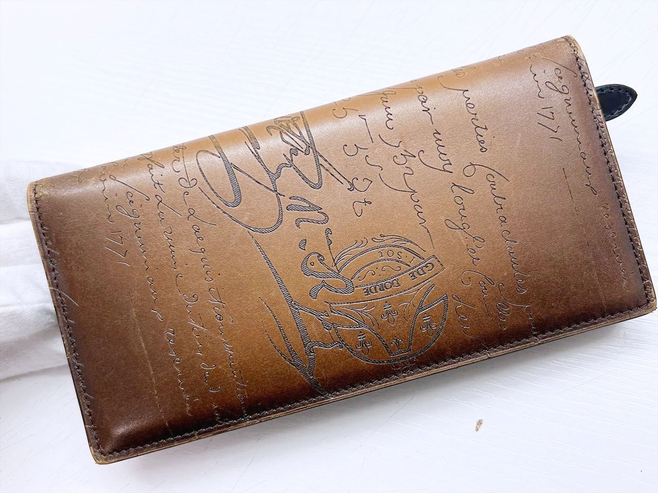 良好品 Berluti ベルルッティ サンタル フラップ ロングウォレット 二 良好品 Berluti ベルルッティ サンタル フラップ ロングウォレット 二
