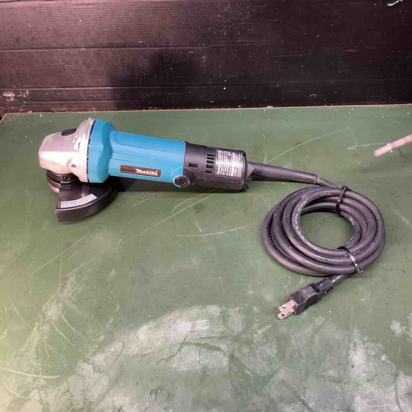 ☆マキタ(makita) 125mm ディスクグラインダ 9535B 本体のみ【戸田店】